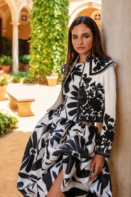 Torera Goyesca Blanco y Azabache