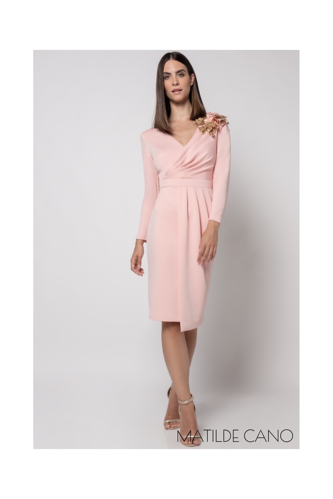 Vestido midi rosa empolvado